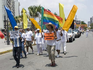 La parada de orgullo gay surge como una tradicin que conmemora la Rebelon de Stonewall en Greenwic