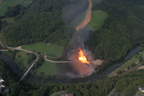 Gas distribution pipe line (100bar pressure) exploded in Lahntal, Hessen, Germany 28th Aug 07.