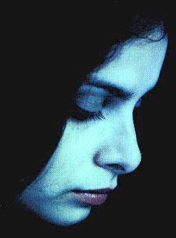 http://www.hopesandoval.com/pics/hope9.jpg