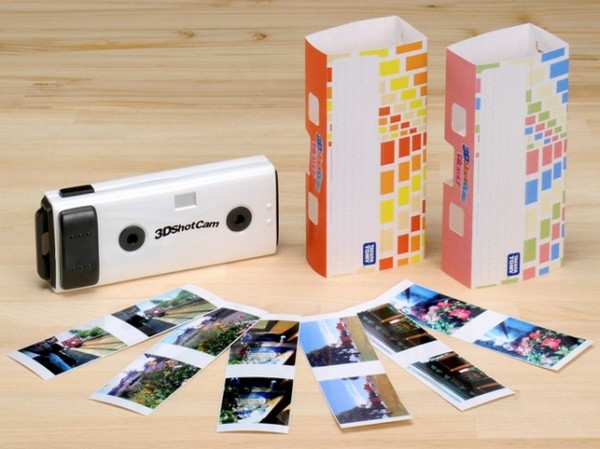 Takara Tomy's toy camera shoots in 3D, costs as much as a grownup 2D camera