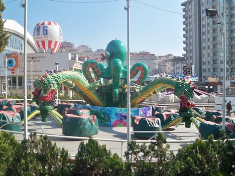 Bostanci Lunapark - Funfair - Amusement Park - Fun