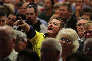 Angry scenes ... about 4500 people gathered at the Yoogali Club in Griffith to hear members of the basin authority explain the water cuts.