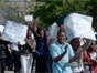 Protesting students and parents speak to the WSWS