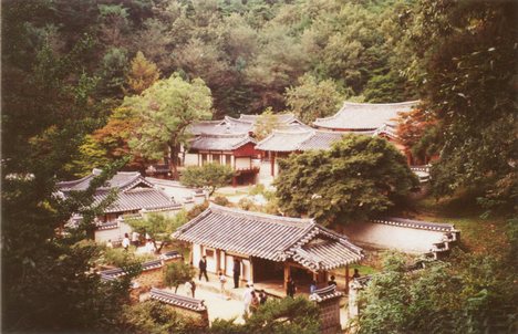 Dosan Seowon (alternatively, Tosansowon) was established in 1574 in what is present day Andong, South Korea, in memory of and four years after the death of Confucian scholar Yi Hwang by some of his disciples and other Confucian authorities.