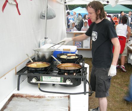 UIATF Pow Wow 2007 - frying bread 01A.jpg