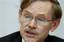 World Bank President Robert B. Zoellick addresses the media during a news conference at the 10th German World Bank Forum in Frankfurt, central Germany, on Thursday, Nov. 20, 2008