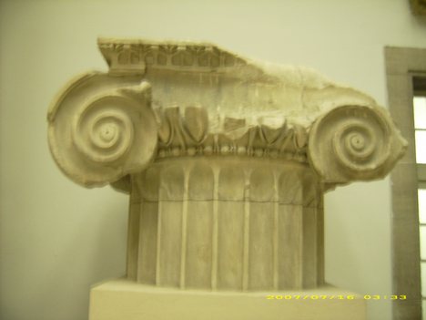 Capital from the Artemision of Magnesia on the Maeander (Berlin, Pergamonmuseum).