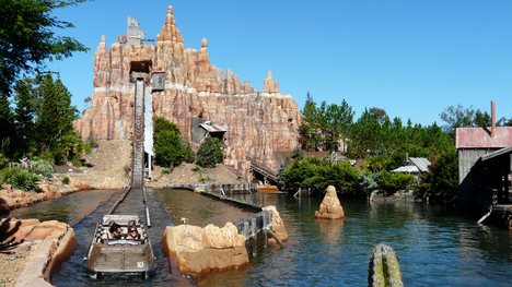 Movie World Wild Wild West Falls log flume Initial attractions at the park focused on learning about and getting involved in movie related scenes and behind the scenes action.