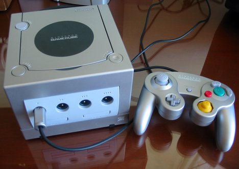 Platinum GameCube with controller