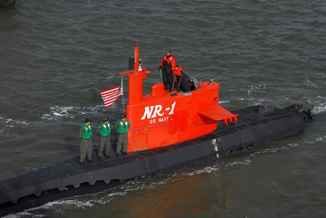 Nuclear research submarine NR-1 arrives in Galveston in preparation for Operation Flower Garden Banks Expedition 2007.