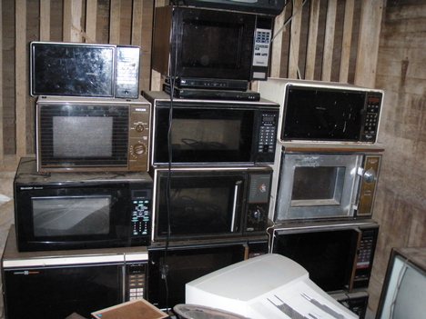 Various microwave ovens; many from the 1980s