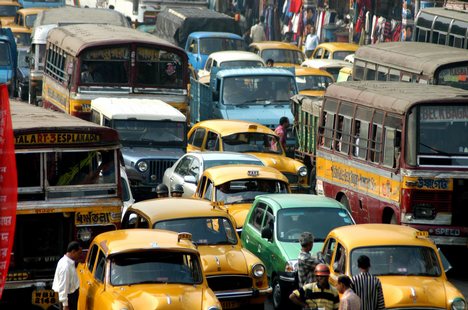 INDIA-KOLKATA-TRAFFIC-JAM India Kolkata Traffic Jam at Esplanade Area in Kolkata in Eastern India City ----- WN/BHASKAR MALLICK