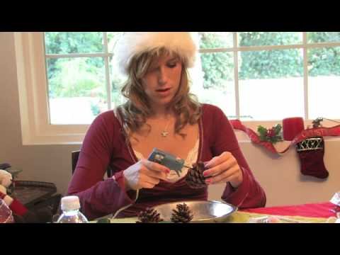 Christmas Crafts : How to Make Christmas Ornaments From Pine Cones