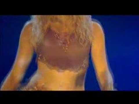 Shakira bellydancing