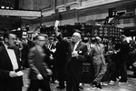 The New York stock exchange traders' floor (1963)