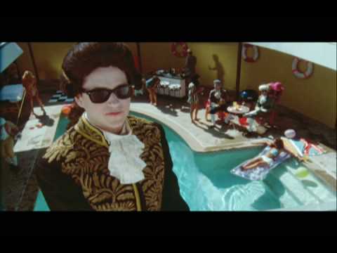 Vampire Weekend - 'Holiday' (official video)