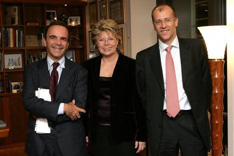 from left to right: Stefano Parisi, CEO Fastweb, Viviane Reding, Member of the EC in charge of Information Society and Media and Corrado Sciolla, CEO BT Italia