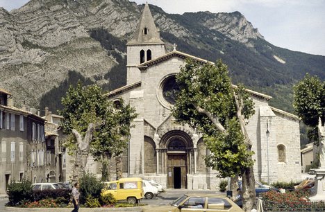 Sisteron Cathedral Cathédrale or Concathédrale Notre-Dame-et-Saint-Thyrse de Sisteron; now Église Notre-Dame-des-Pommiers