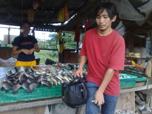 Wet market - Fish - Foods - Vendor - Consumer - Philippines