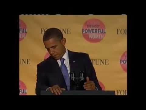 Obama Presidential Seal Falls off during speech Podium Lectern Blooper