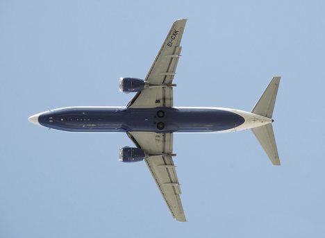 Transaero 737-400 in planform view at takeoff