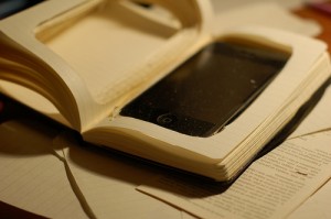 Moleskine mod. Turning a Moleskine notebook into an iPhone case