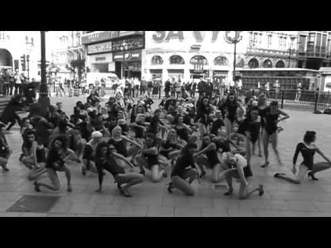 Beyonce 100 Single Ladies Flash-Dance Piccadilly Circus, London for Trident Unwrapped