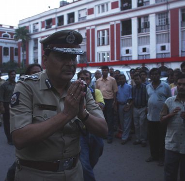 INDIA-KOLKATA-POLICE-COMMISSIONER-GAUTOM-MOHAN-CHAKRABORTY-AFTER-RETURN-HOMEIndia Kolkata Police Commissioner Gautom Mohan Chakraborty return Home at Lalbazar in Kolkata in Eastern India ------ WN/BHASKAR MALLICK