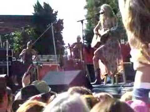 Taylor Swift - Irreplacable Live LAC 2007