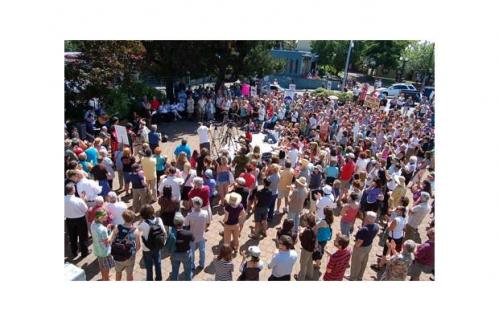 Hundreds showed up for an anti-racism rally in Courtenay last week to support assault victim Jay Phillips. Photograph by: Marcel Tetrault, Comox Valley Echo