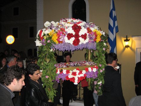 The Epitaphios being carried in procession.