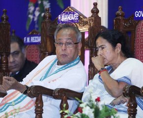 INDIA-PRANAB-MUKHERJEE-MAMATA-BANERJEE-150YEARS-CALCUTTA-HIGH-COURTUnion Finance Minister Pranab Mukherjee and chief Minister of West Bengal  Mamata Banerjee  during a function 150 years of calcutta High Court in kolkata in Eastern India City ----- WN/BHASKAR MALLICK