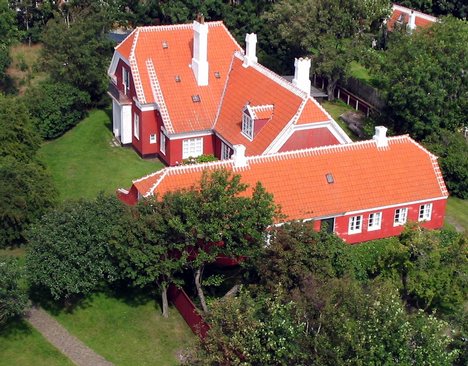 Michael and Anna Ancher's house in Skagen residence of Anne and Michael Ancher was purchased in 1884. In 1913, a large studio annex was added to the property and this also forms part of what is on display today.