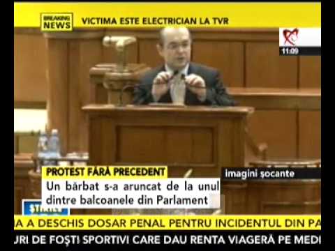 Guy jumps from a balcony in Romanian Parliament