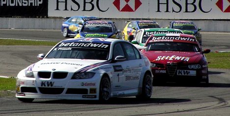 World Touring Car Championship 2006: Andy Priaulx leads at Curitiba.