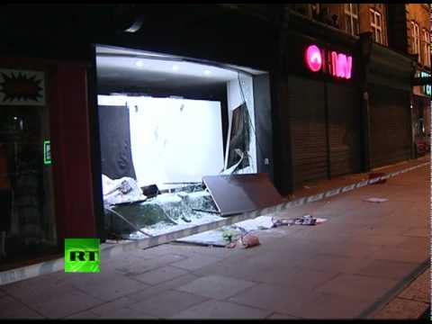 Looted shops, smashed cars & windows: RT video of London riots