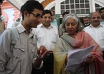 Center Itnterlocutor Radha Kumar interacting with students Sri-pratap college in Srinagar on 16, June 2011. As part of discuss kashmir issue.