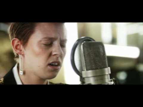 La Roux - In For The Kill (Abbey Road Sessions)