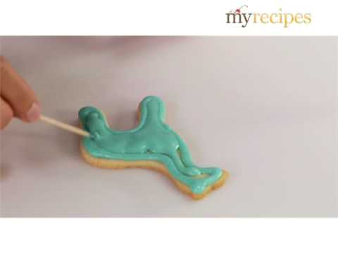 How To Decorate Cookies - Piping, Flooding & Sugaring