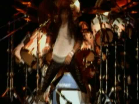 Iron Maiden - Fear Of The Dark (Live At Donnington Park)