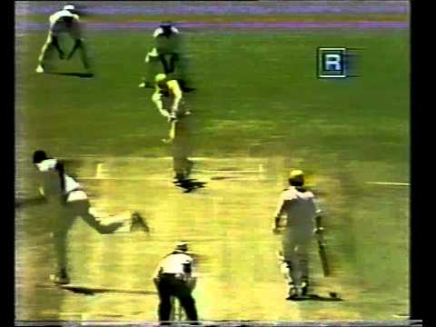 Joel Garner vs Greg Chappell 1977 SUPERTEST