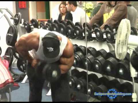 Phil Heath and Robert Burneika Arms workout in France