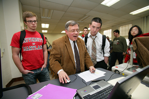 Professor Eric Wish teaching a class on the stock market