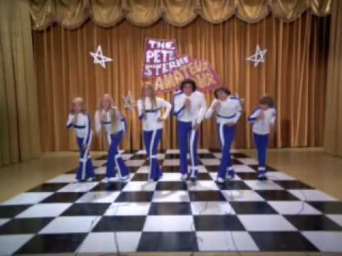 The Brady Bunch sings Sunshine Day and Keep On Dancing