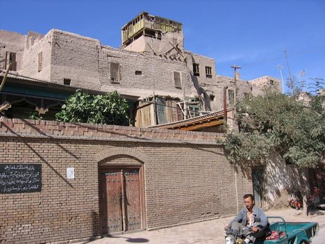 An old Kashgar city street