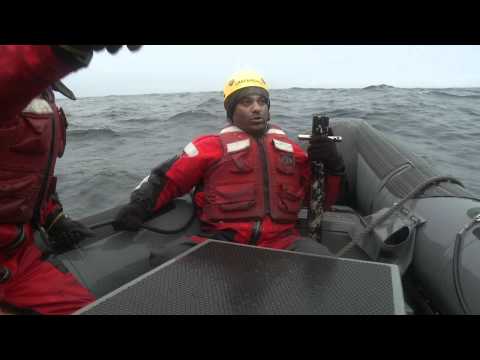 Kumi Naidoo scales Cairn's Arctic oil rig