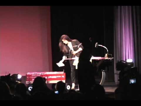 Sandra Bullock accepts Razzie Award 2009 (full speech) [Mar. 6, 2010] - for 