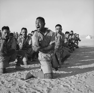 Māori Battalion haka in Egypt, 194