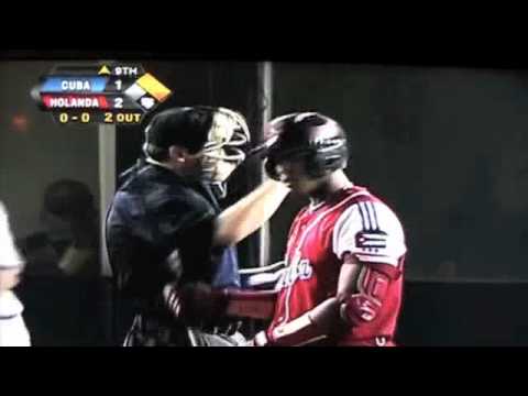 Cuba-Holanda 1-2 - World Champion Baseball 2011 - LAST HIT!! - Torres Blues