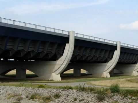 Germany: The Magdeburg Water Bridge - Wasserstraßenkreuz Magdeburg